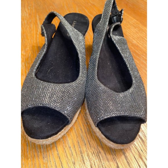 Lanesboro Silver Metallic Wedge Sandals-7.5 - Picture 1 of 5